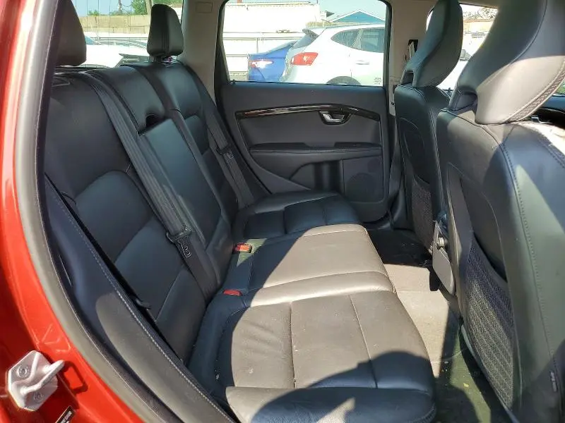 2015 VOLVO XC70 T6 PLATINUM  