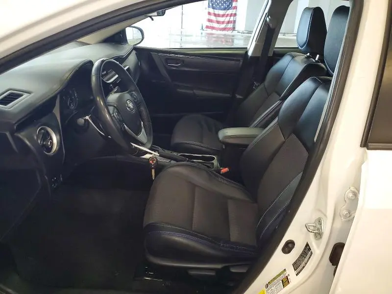 2017 TOYOTA COROLLA SE  