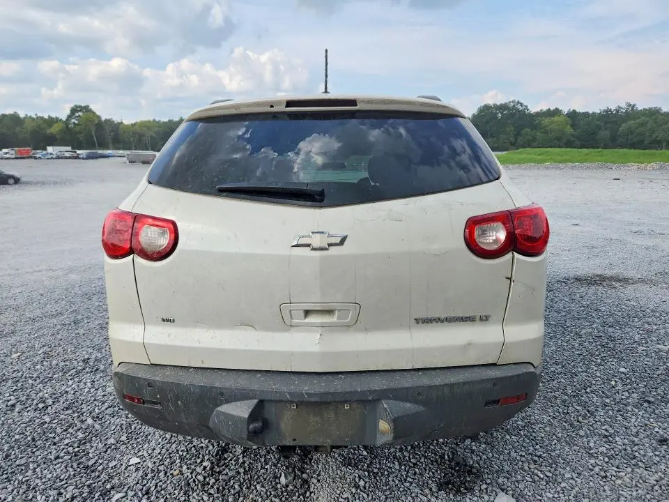 2011 CHEVROLET TRAVERSE LT  