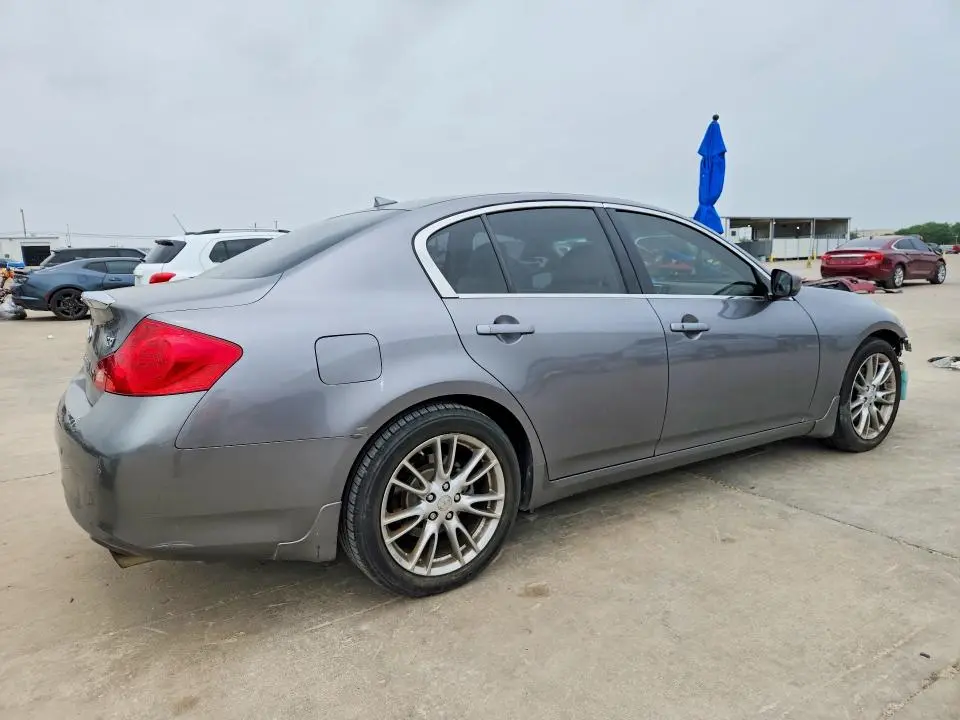 2011 INFINITI G37 BASE  