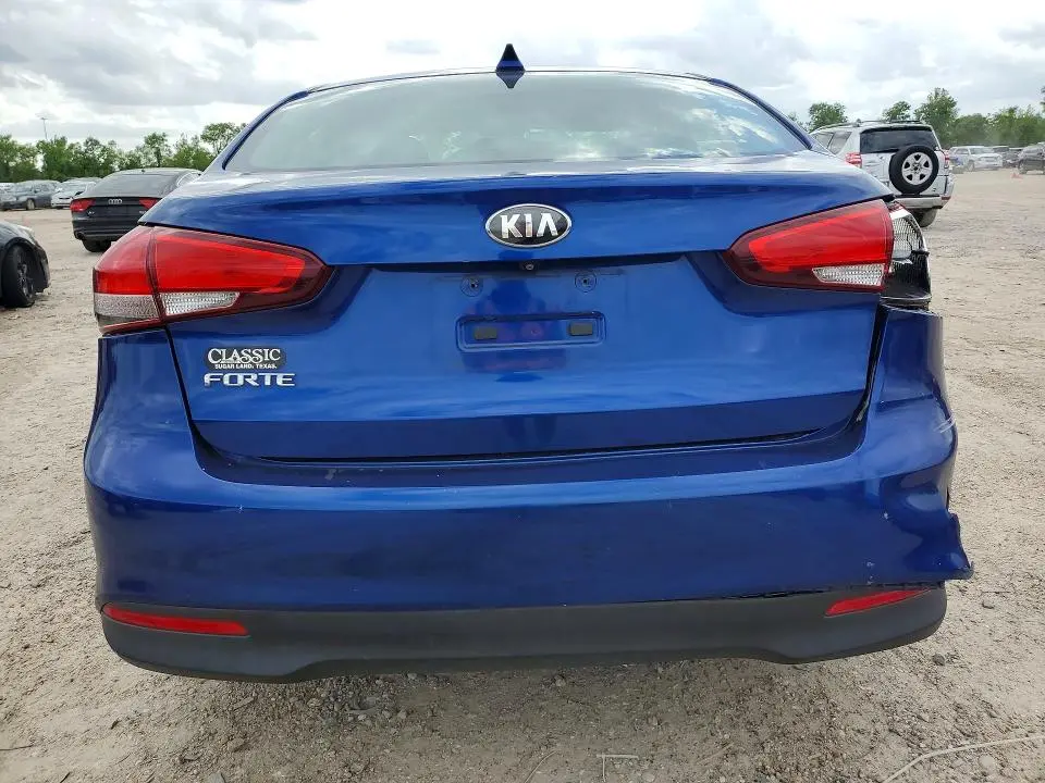 2018 KIA FORTE LX  