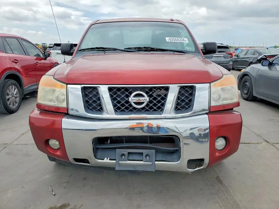 2015 NISSAN TITAN SV  