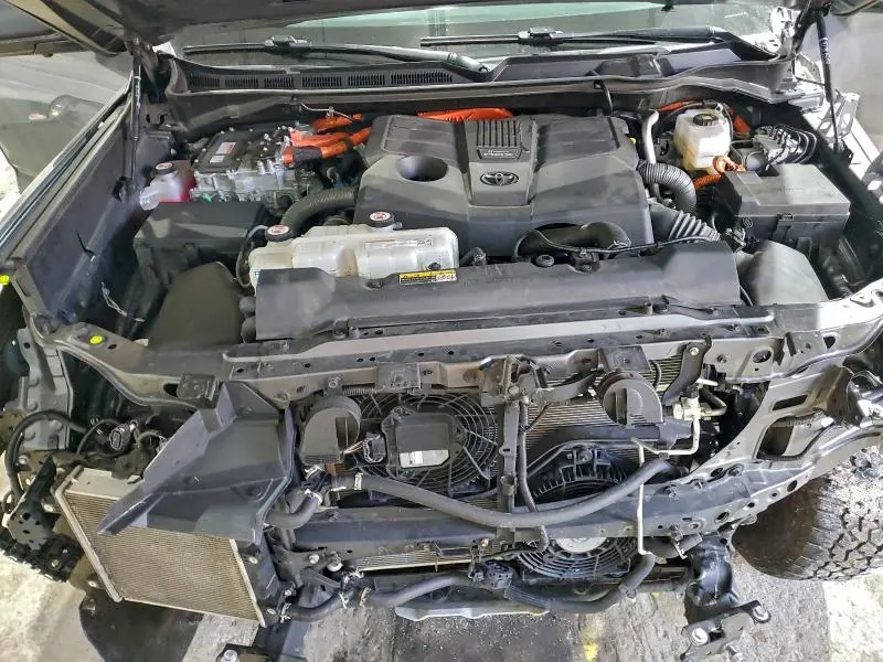 2024 TOYOTA TUNDRA CREWMAX LIMITED  