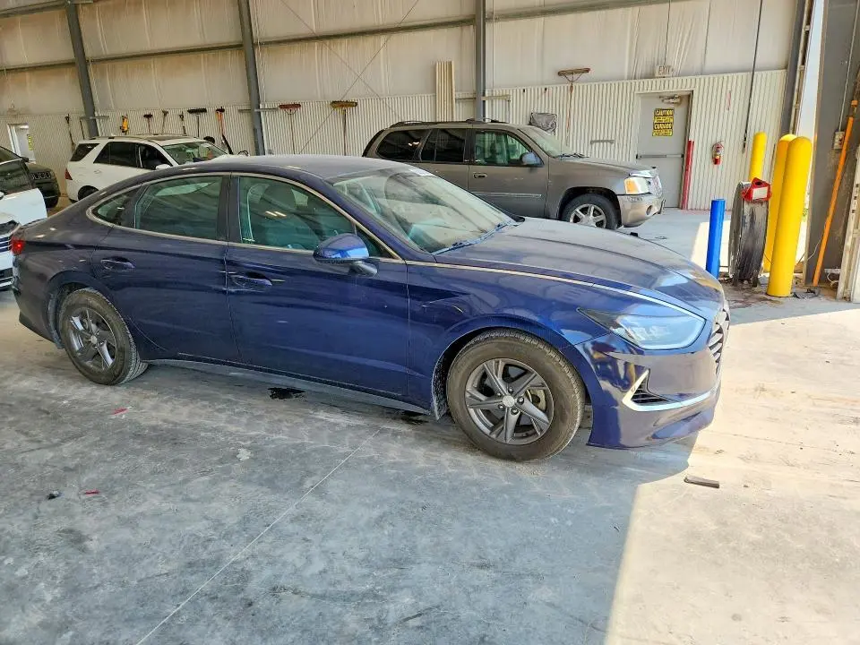 2021 HYUNDAI SONATA SE  