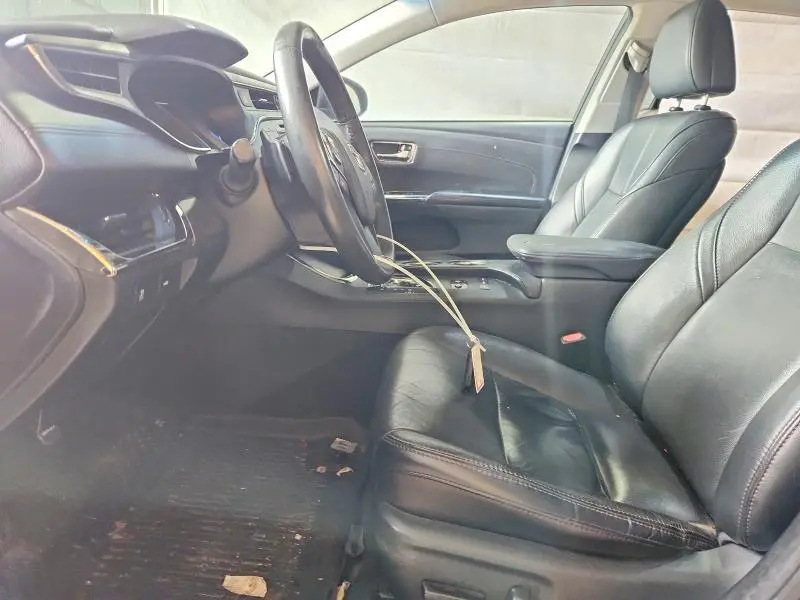 2017 TOYOTA AVALON XLE PLUS  