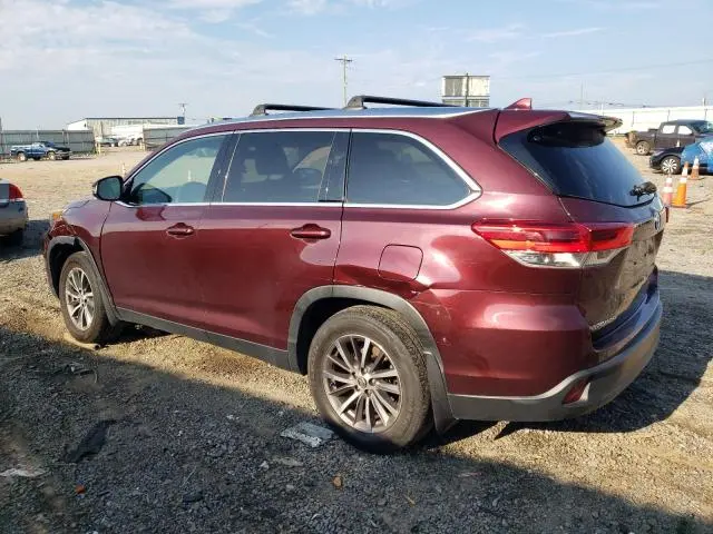 2019 TOYOTA HIGHLANDER SE  