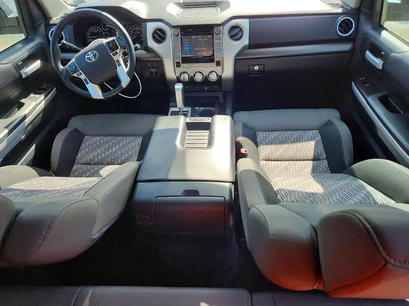 2018 TOYOTA TUNDRA SR5  