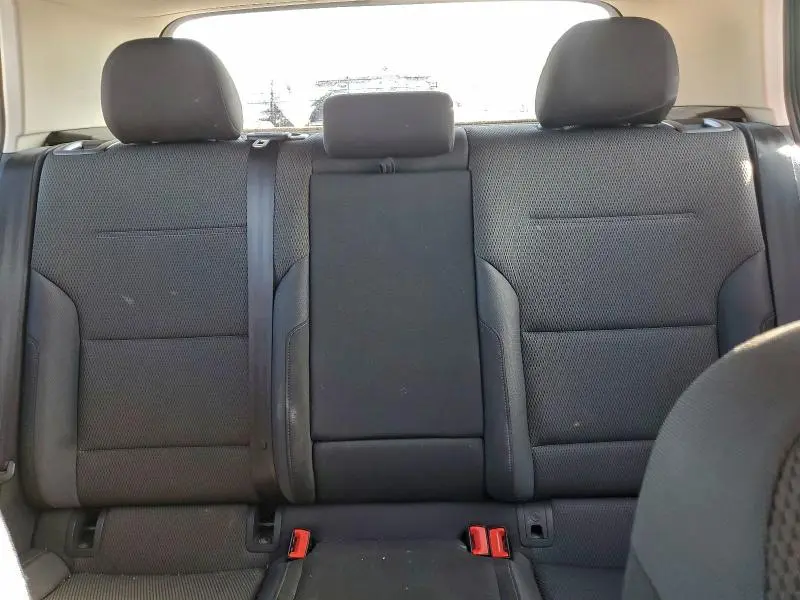 2016 VOLKSWAGEN GOLF S/SE  