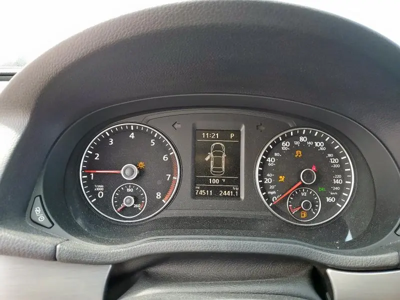 2015 VOLKSWAGEN PASSAT SE  
