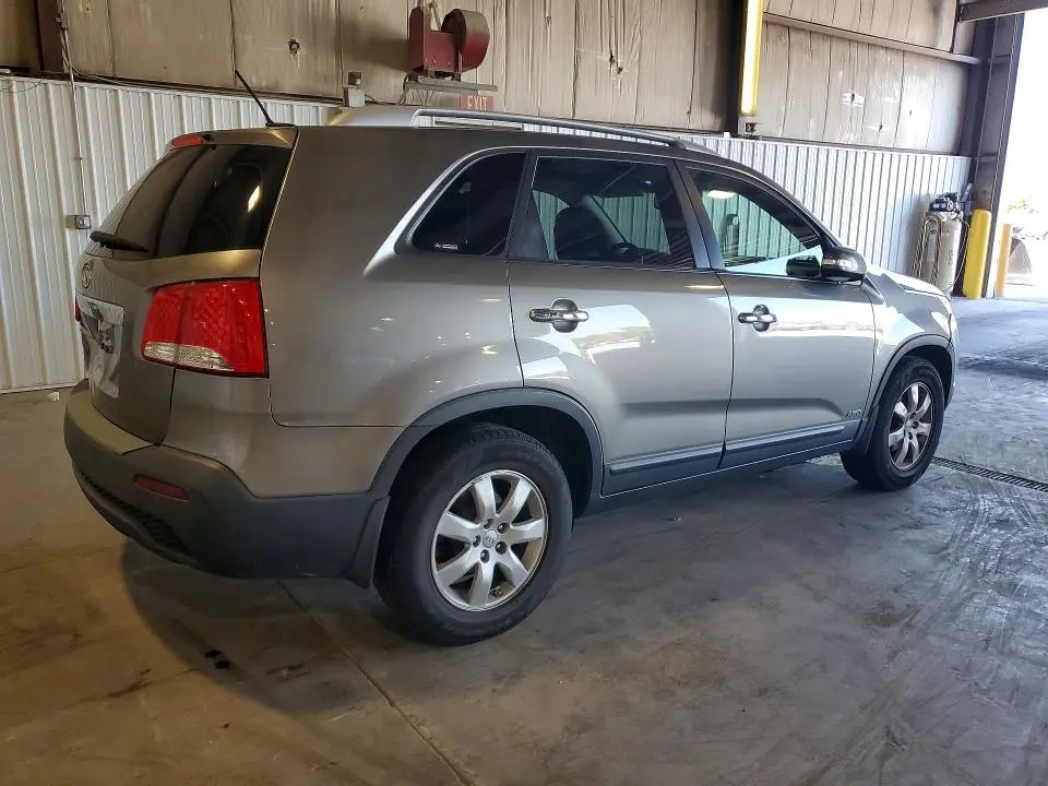 2013 KIA SORENTO LX  