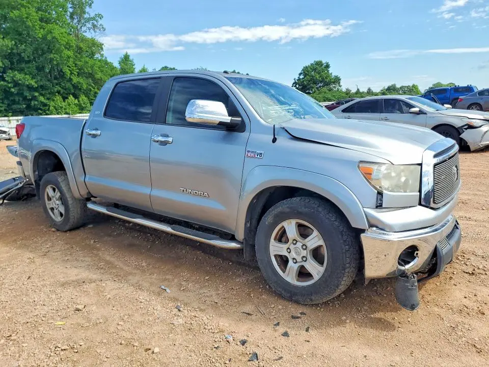 2013 TOYOTA TUNDRA CREWMAX SR5  