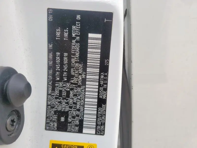 2019 TOYOTA HIGHLANDER LE  