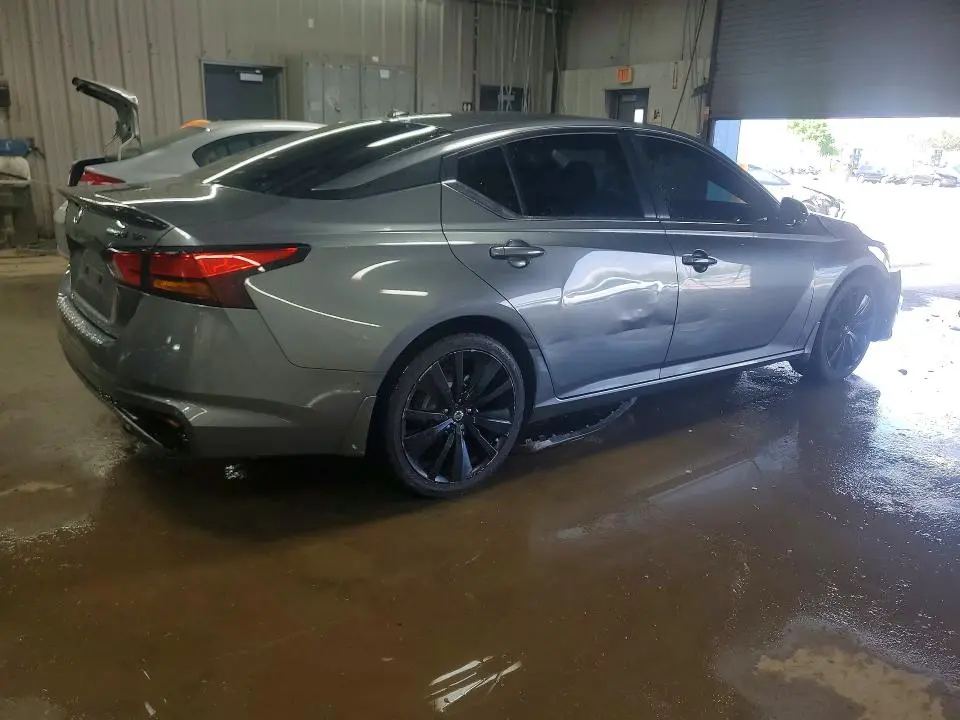2022 NISSAN ALTIMA SR  