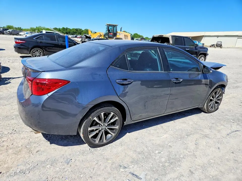 2018 TOYOTA COROLLA SE  