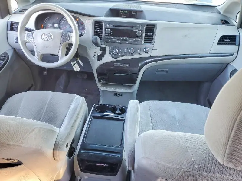 2011 TOYOTA SIENNA LE 8-PASSENGER  