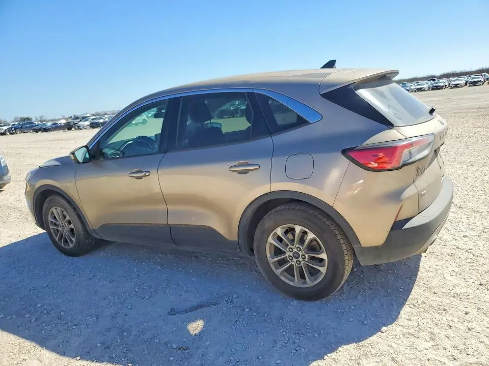 2021 FORD ESCAPE SE  