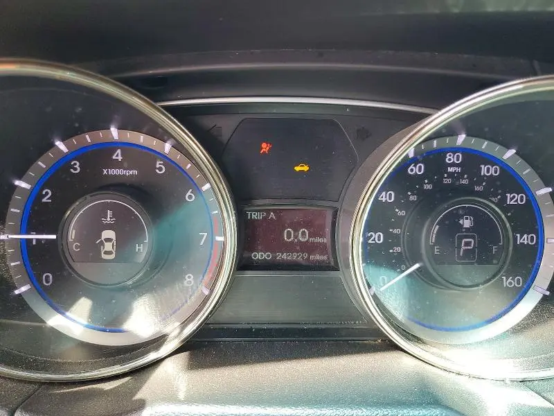 2012 HYUNDAI SONATA GLS  