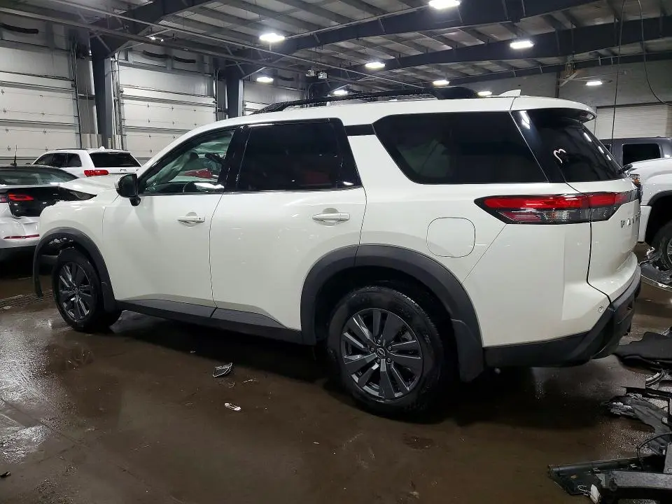 2024 NISSAN PATHFINDER SV  