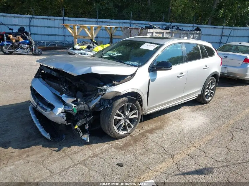 2017 VOLVO V60 CROSS COUNTRY T5