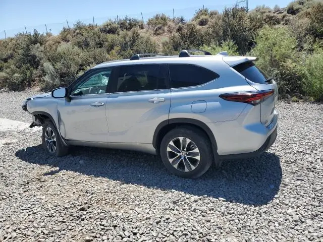 2024 TOYOTA HIGHLANDER LE  