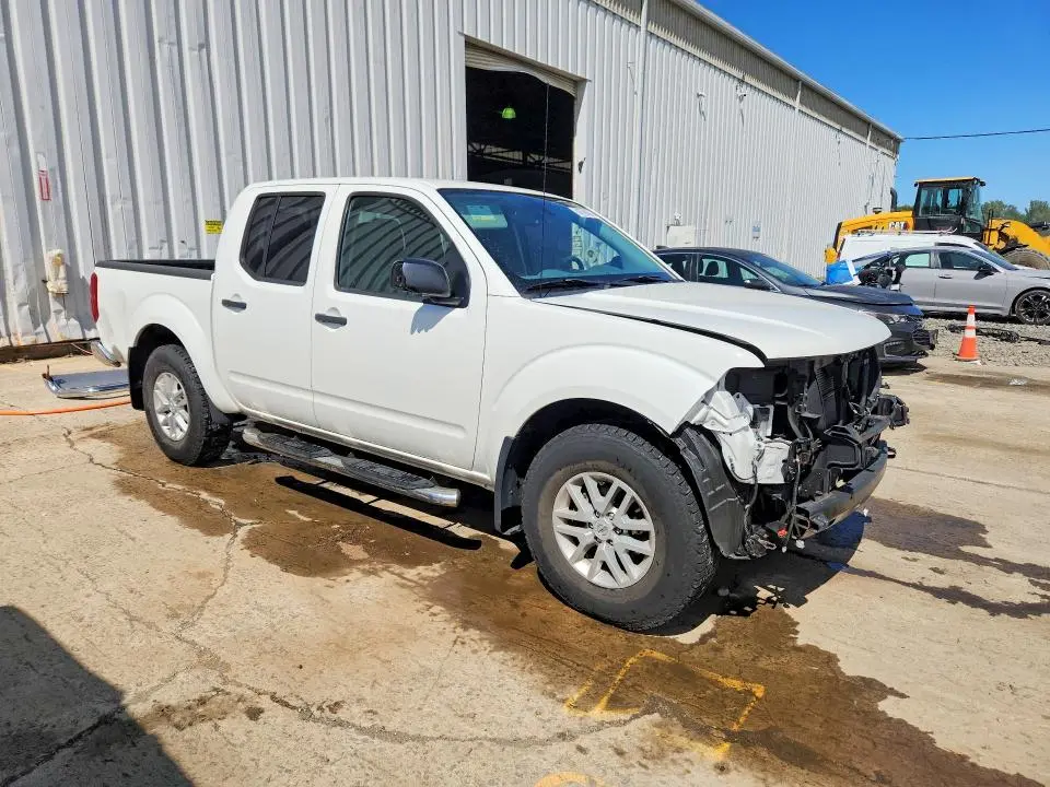 2021 NISSAN FRONTIER SV  