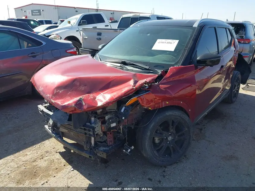 2019 NISSAN KICKS SR