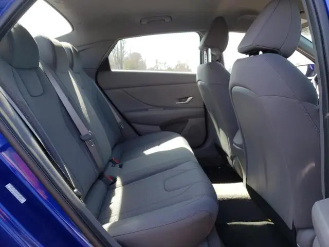 2023 HYUNDAI ELANTRA SE  