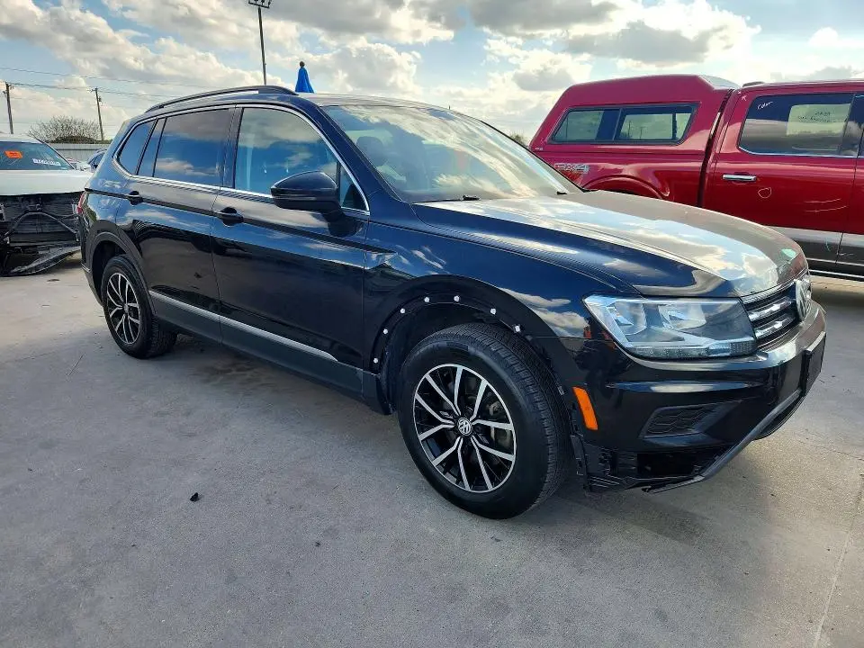 2021 VOLKSWAGEN TIGUAN SE  