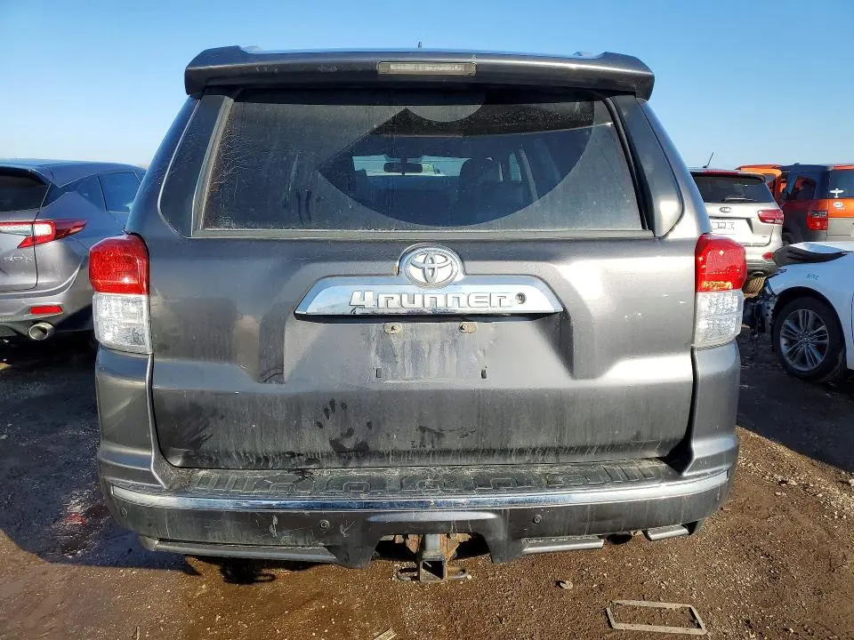 2010 TOYOTA 4RUNNER SR5  