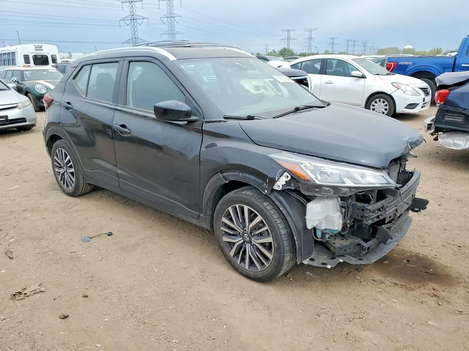 2021 NISSAN KICKS SV  