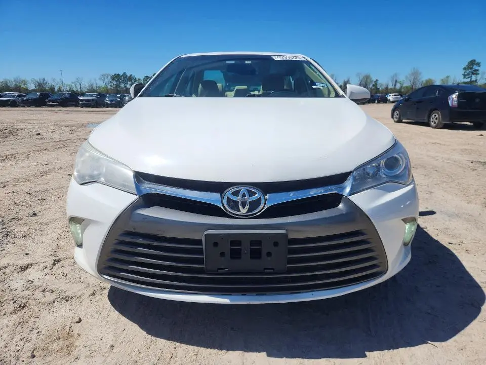 2016 TOYOTA CAMRY XLE  