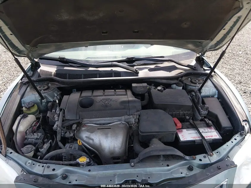 2011 TOYOTA CAMRY LE