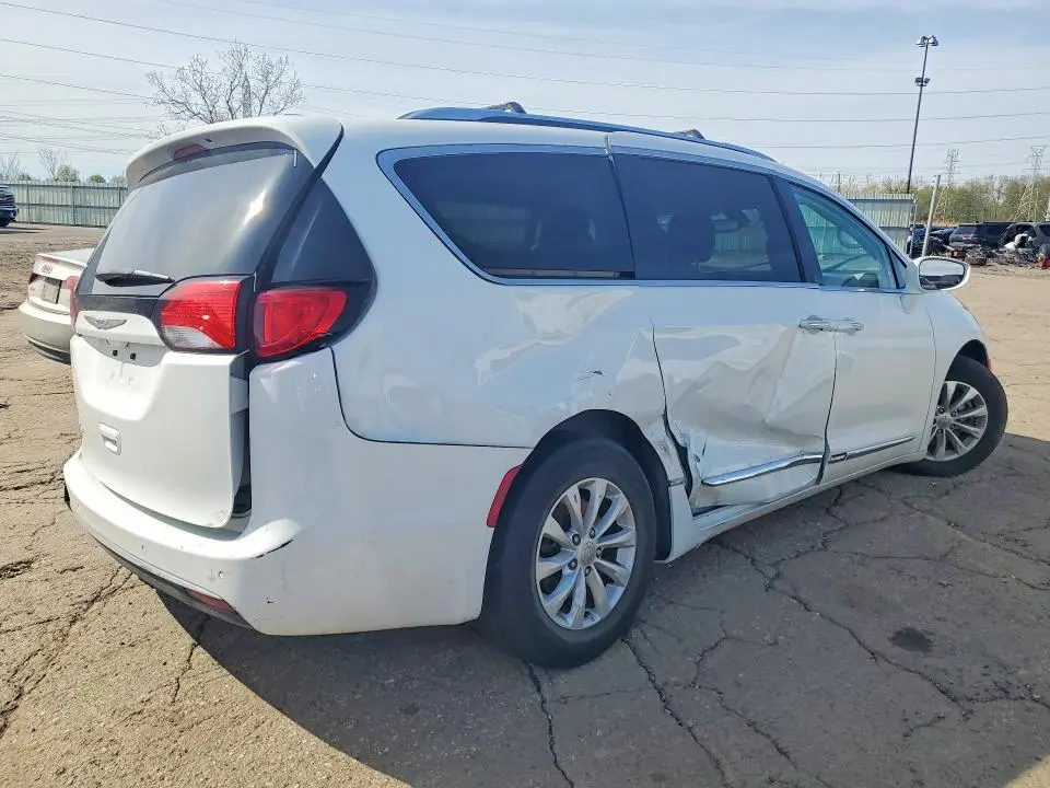 2019 CHRYSLER PACIFICA TOURING L  