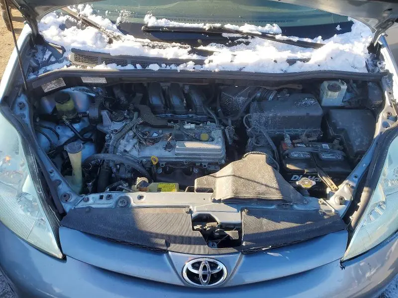 2010 TOYOTA SIENNA LE 7-PASSENGER  
