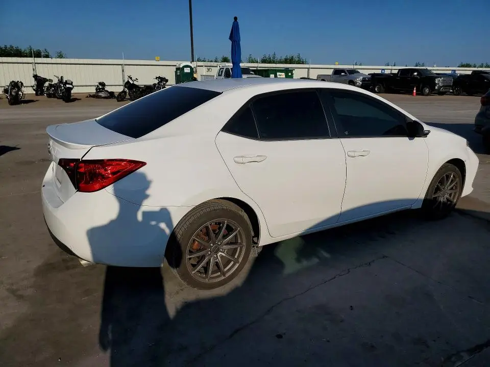 2017 TOYOTA COROLLA SE  