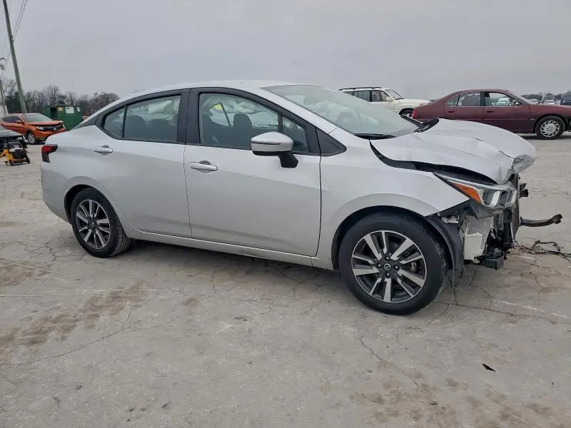 2021 NISSAN VERSA SV  