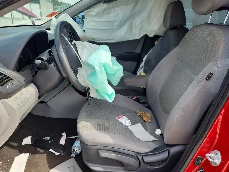 2015 HYUNDAI ACCENT GS  