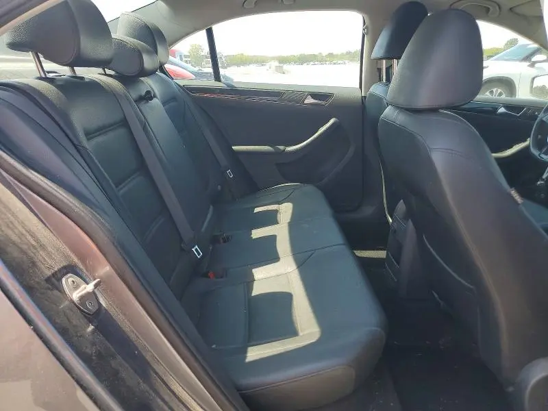 2016 VOLKSWAGEN JETTA SEL  