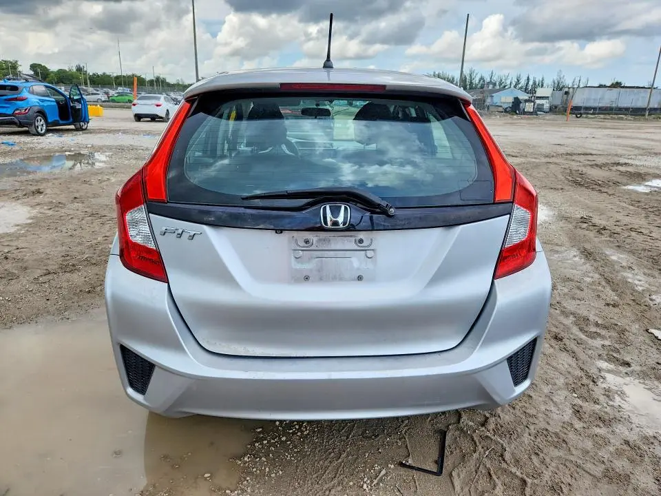 2015 HONDA FIT LX  