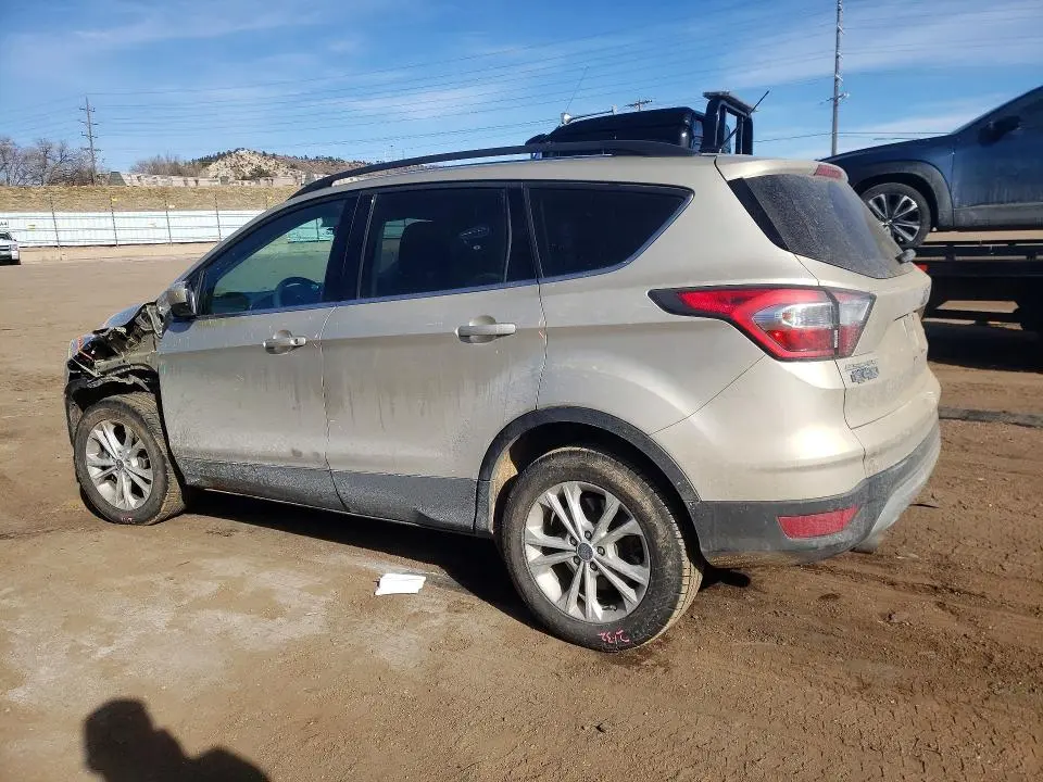 2017 FORD ESCAPE SE  