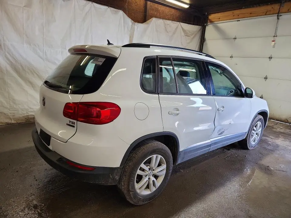2016 VOLKSWAGEN TIGUAN   