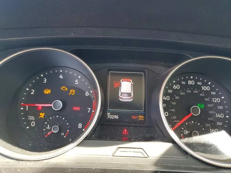 2018 VOLKSWAGEN TIGUAN SE  