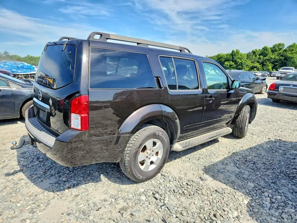 2011 NISSAN PATHFINDER S  