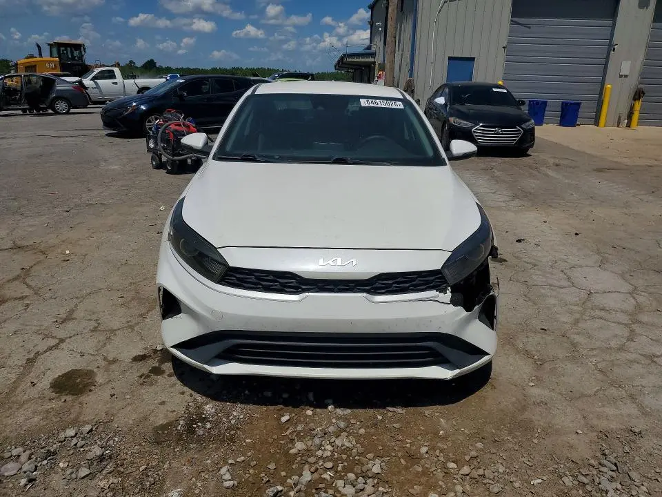 2022 KIA FORTE LXS  
