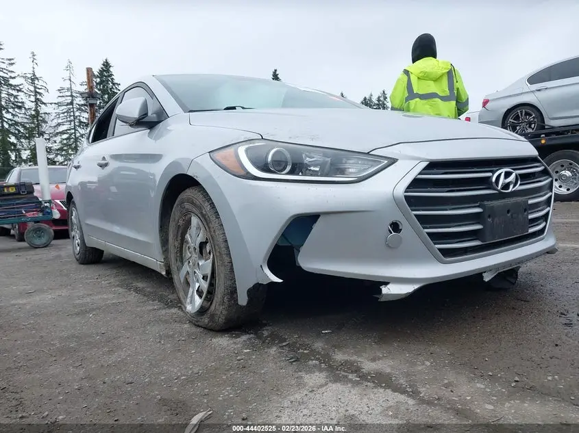 2017 HYUNDAI ELANTRA SE