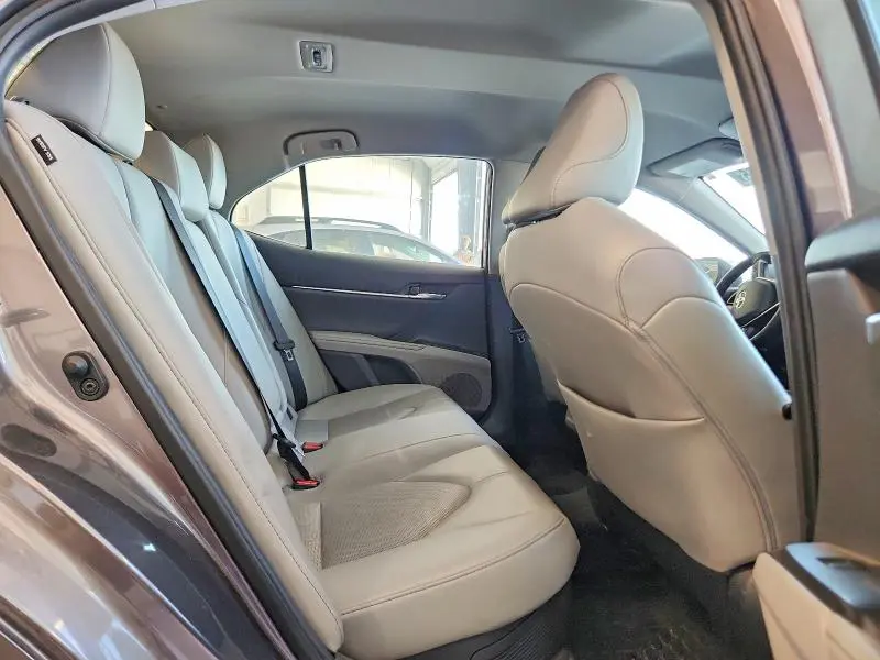 2022 TOYOTA CAMRY XLE  