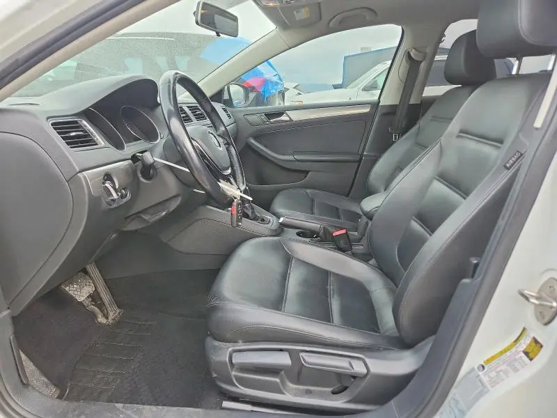 2017 VOLKSWAGEN JETTA SE  