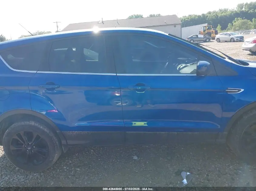 2017 FORD ESCAPE SE