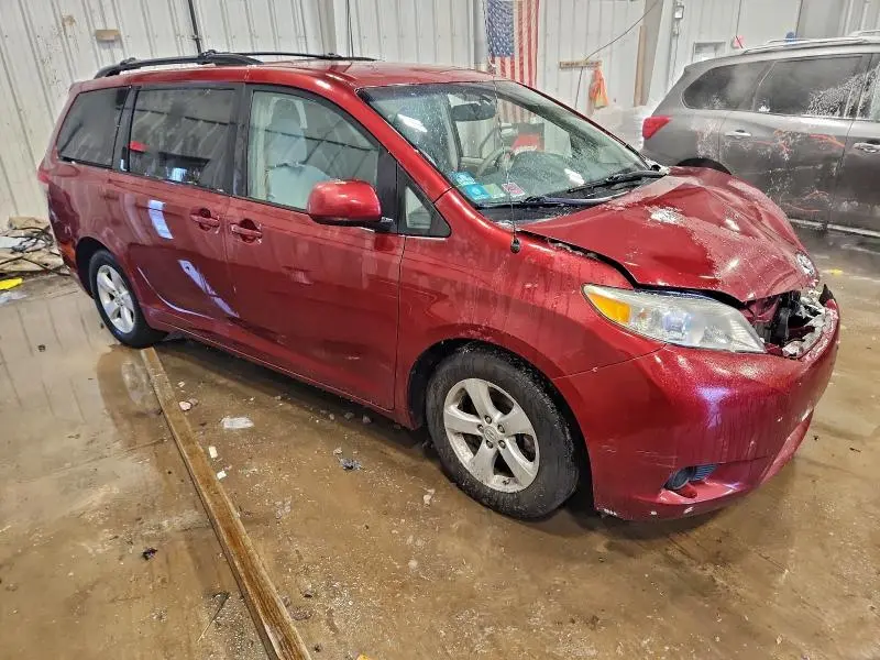 2012 TOYOTA SIENNA LE  