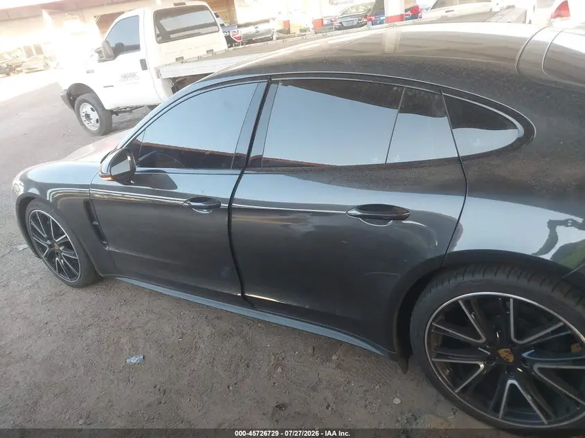 2018 PORSCHE PANAMERA 4
